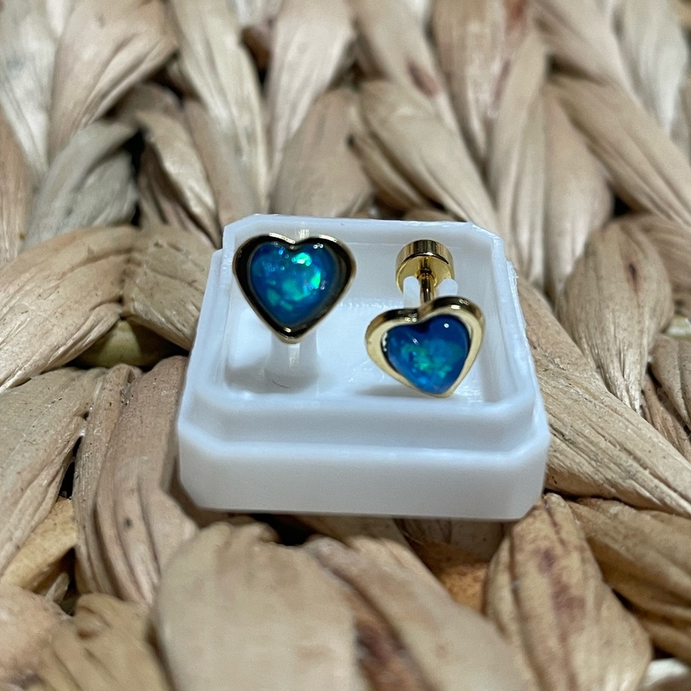 Screwback earrings
